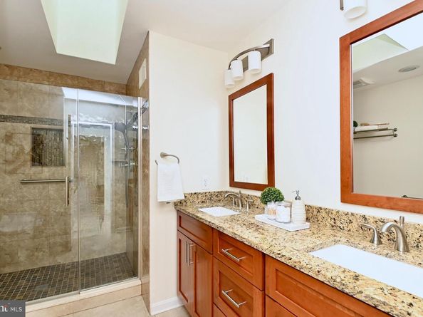 7443 Crestberry Lane, Bethesda MD 20817
