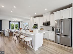 2174 Glacier Road, Herndon VA 20170
