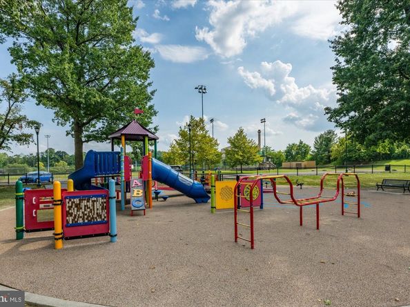 5015 Waple Lane, Alexandria VA 22304