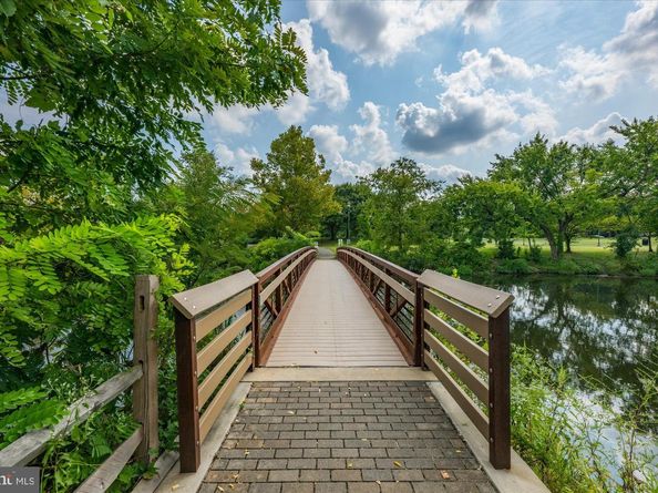 5015 Waple Lane, Alexandria VA 22304