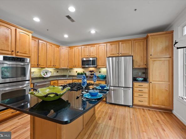 5015 Waple Lane, Alexandria VA 22304