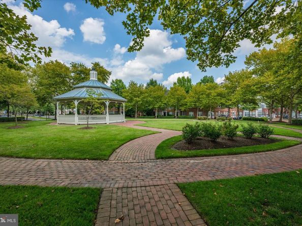 5015 Waple Lane, Alexandria VA 22304