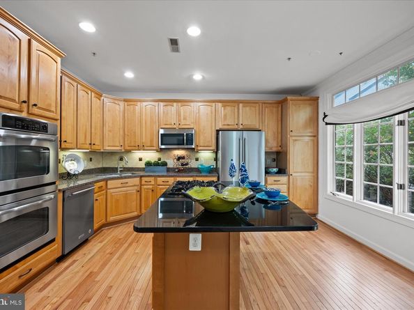 5015 Waple Lane, Alexandria VA 22304
