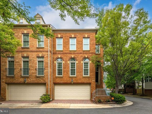 5015 Waple Lane, Alexandria VA 22304