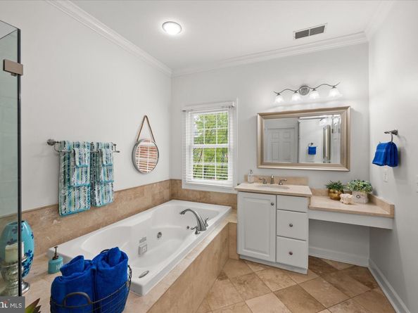 5015 Waple Lane, Alexandria VA 22304