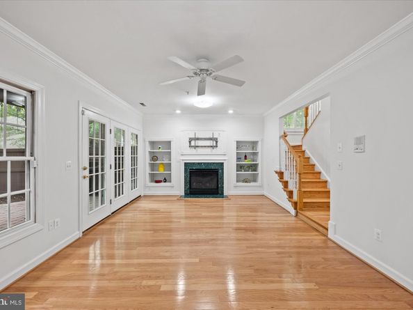 5015 Waple Lane, Alexandria VA 22304