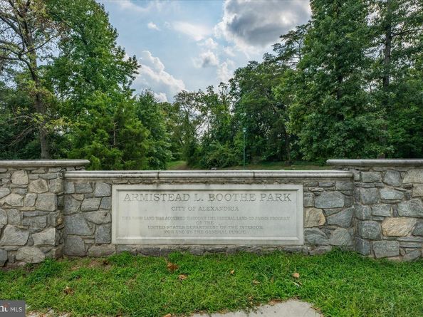 5015 Waple Lane, Alexandria VA 22304