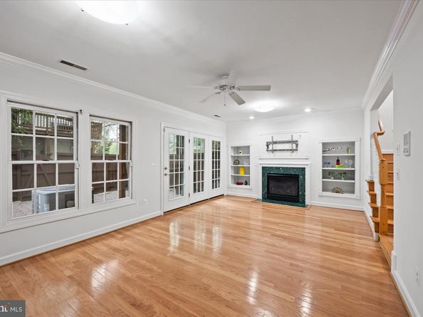 5015 Waple Lane, Alexandria VA 22304