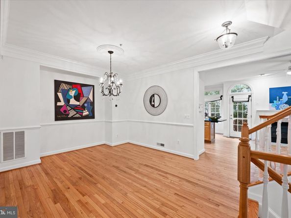 5015 Waple Lane, Alexandria VA 22304