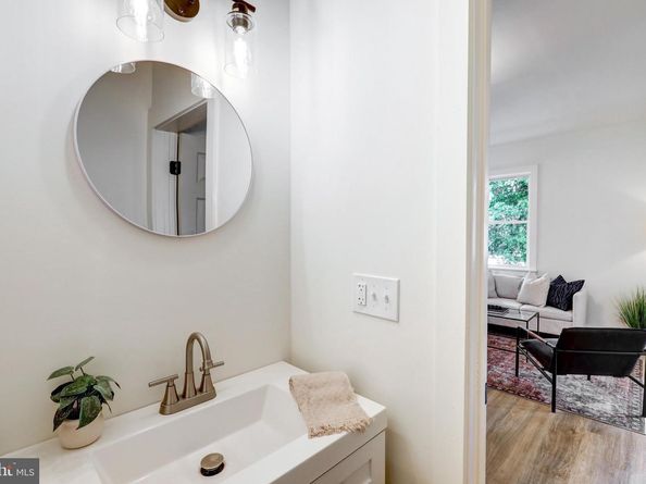 615 Burke Ave, Jenkintown PA 19046