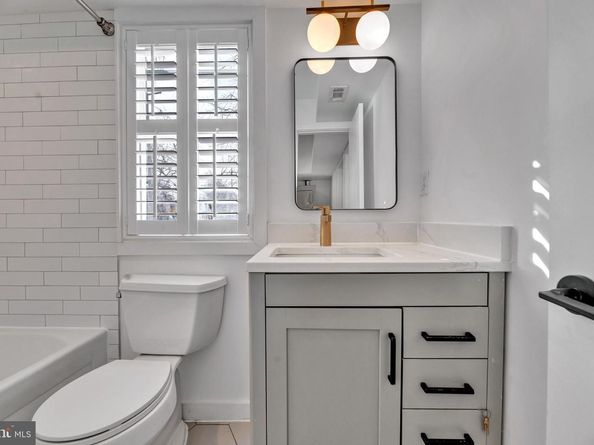 300 49TH Street NE, Washington DC 20019