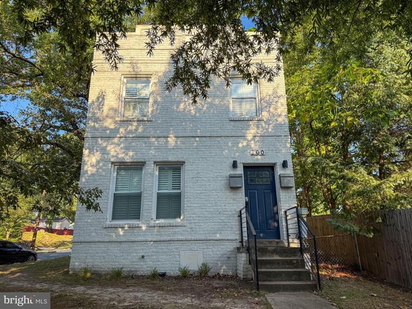300 49TH Street NE, Washington DC 20019