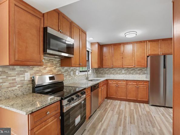 719 Palmer Drive, Herndon VA 20170