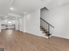 2033 N 9TH Street, Philadelphia PA 19122