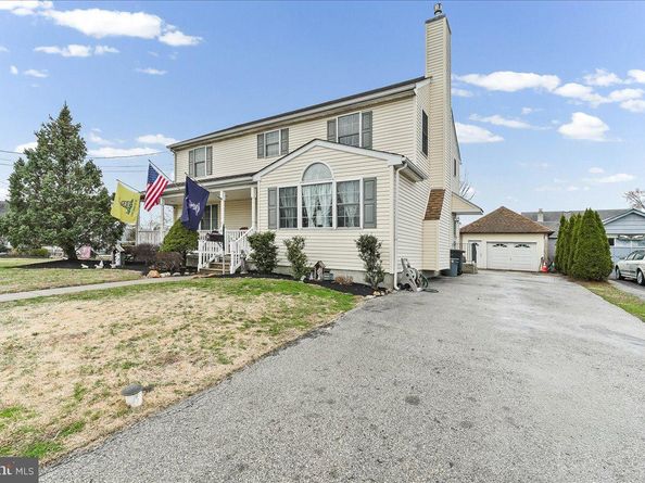 251 Kossuth Avenue, Folsom PA 19033