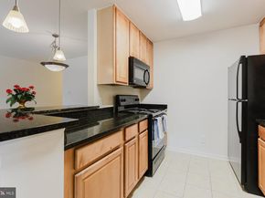 10300 Appalachian Circle 208, Oakton VA 22124