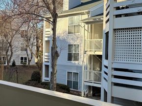 10300 Appalachian Circle 208, Oakton VA 22124