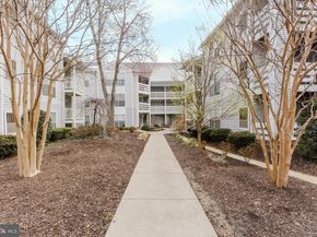 10300 Appalachian Circle 208, Oakton VA 22124