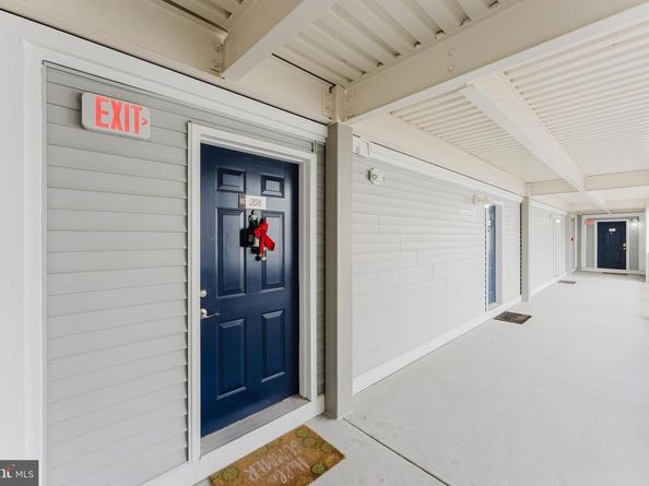 10300 Appalachian Circle 208, Oakton VA 22124