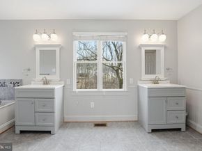 10172 Yorktown Way, Great Falls VA 22066