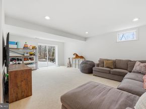 10172 Yorktown Way, Great Falls VA 22066