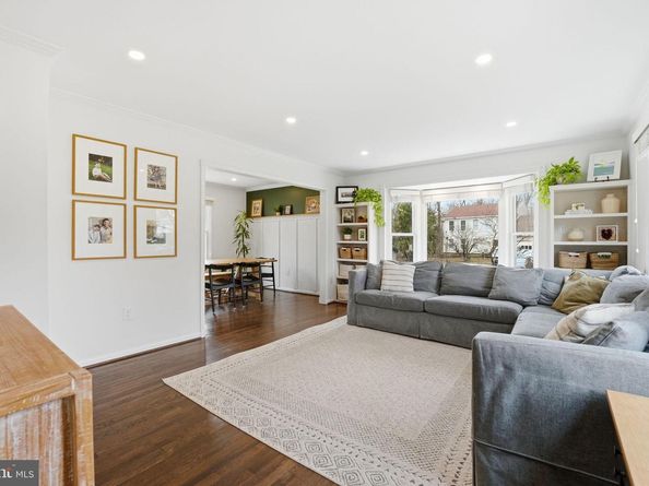 10172 Yorktown Way, Great Falls VA 22066