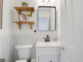 10172 Yorktown Way, Great Falls VA 22066