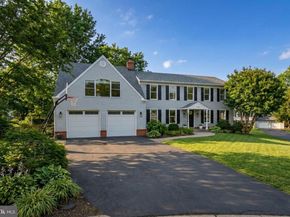 10172 Yorktown Way, Great Falls VA 22066