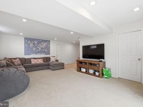 10172 Yorktown Way, Great Falls VA 22066