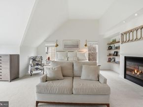 10172 Yorktown Way, Great Falls VA 22066