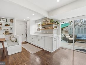 10172 Yorktown Way, Great Falls VA 22066