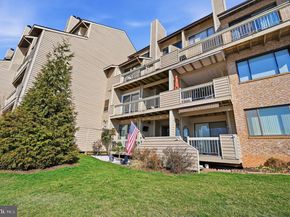 11240 Harbor Court 11240, Reston VA 20191