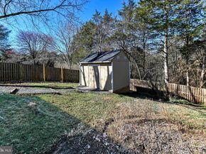 211 Amy Court, Sterling VA 20164