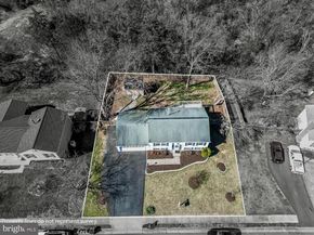 211 Amy Court, Sterling VA 20164