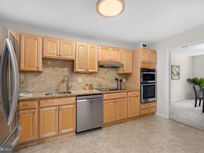 8370 Greensboro Drive 608, Mclean VA 22102