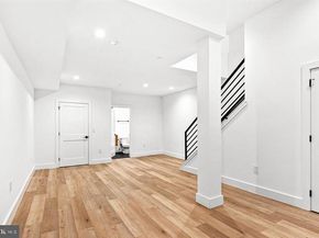 2812 S 9TH Street, Philadelphia PA 19148