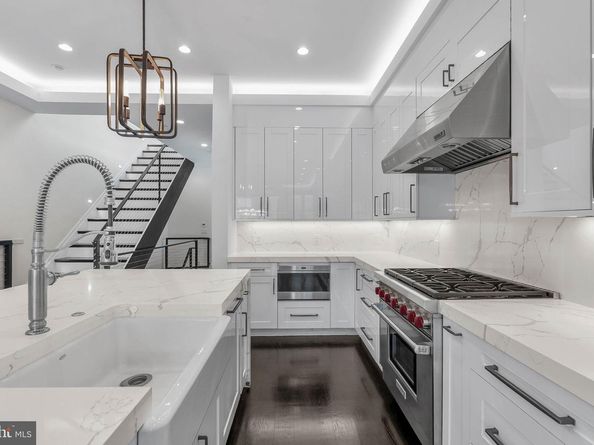 722 N 3rd Street, Philadelphia PA 19123