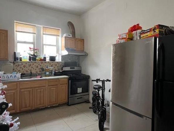 1527 S 6TH Street, Philadelphia PA 19147