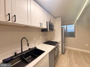 2500 N Van Dorn Street 1518, Alexandria VA 22302