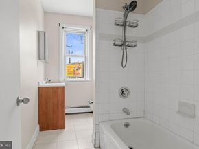 8517 Lansdowne Avenue, Upper Darby PA 19082