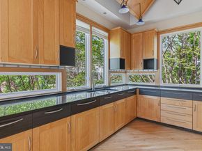 3190 N Woodrow Street, Arlington VA 22207