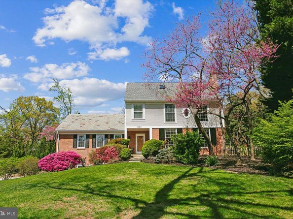 1305 Key Drive, Alexandria VA 22302