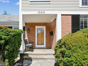 1305 Key Drive, Alexandria VA 22302