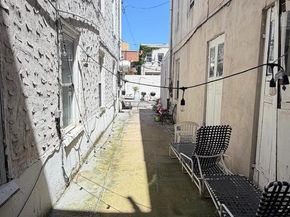 1517 Christian Street, Philadelphia PA 19146