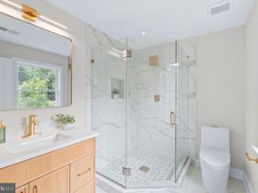 6002 Onondaga Road, Bethesda MD 20816