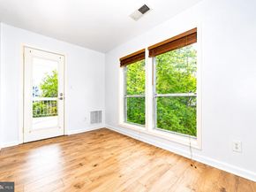 10300 Appalachian Circle 109, Oakton VA 22124