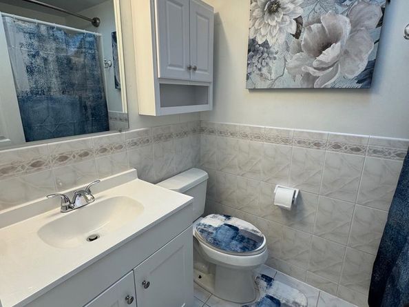 12513 Chilton Road, Philadelphia PA 19154