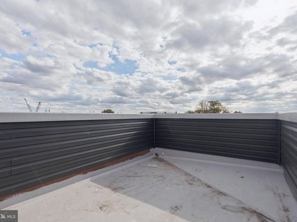 2800 Bridge Street, Philadelphia PA 19137