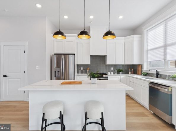 2800 Bridge Street, Philadelphia PA 19137