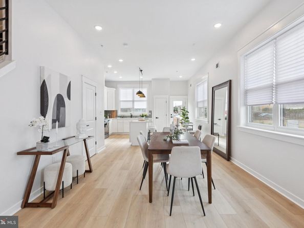 2800 Bridge Street, Philadelphia PA 19137